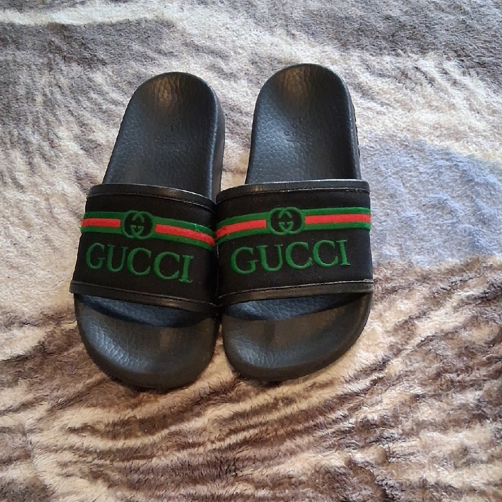 Gucci Black Slide Sandals with Green and Red Stripes